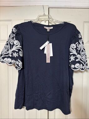 Catherine Malandrino 3X Navy Short Sleeve Tee with White Embroidered Sleeves